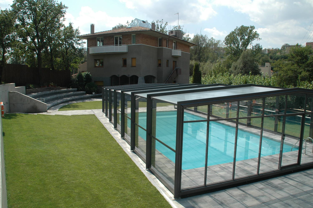 2-Moli-de-la-Riera-coberta-piscina.webp